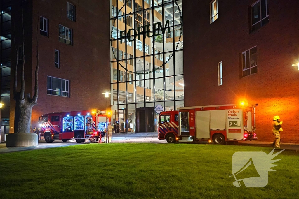 Ruim honderd studenten op straat wegens brand in Forumgebouw