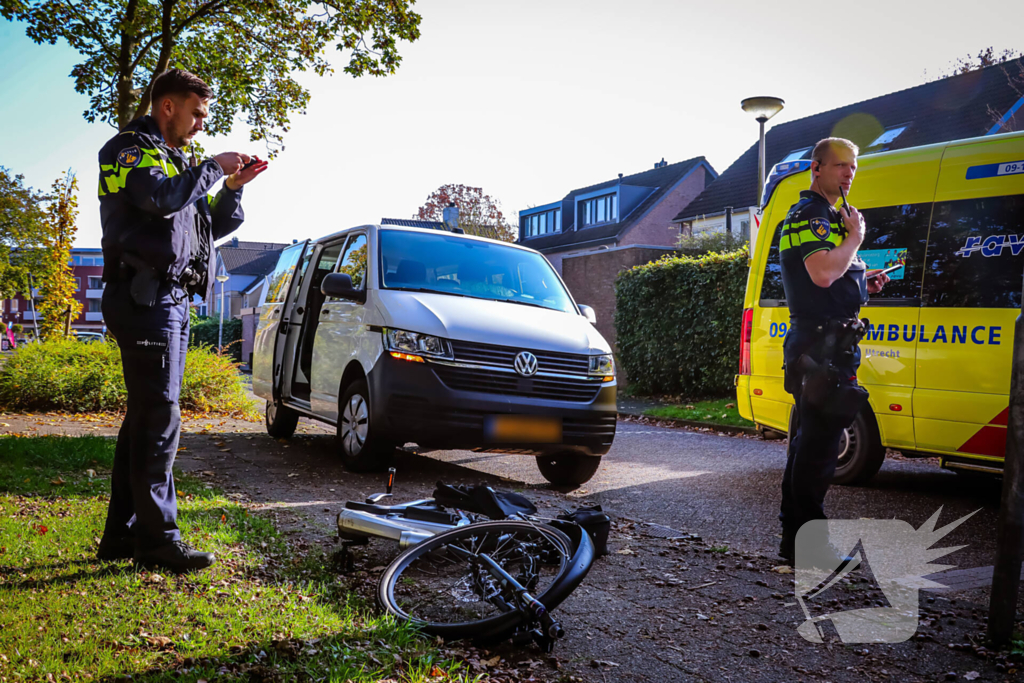 Fietsster gewond bij aanrijding met auto