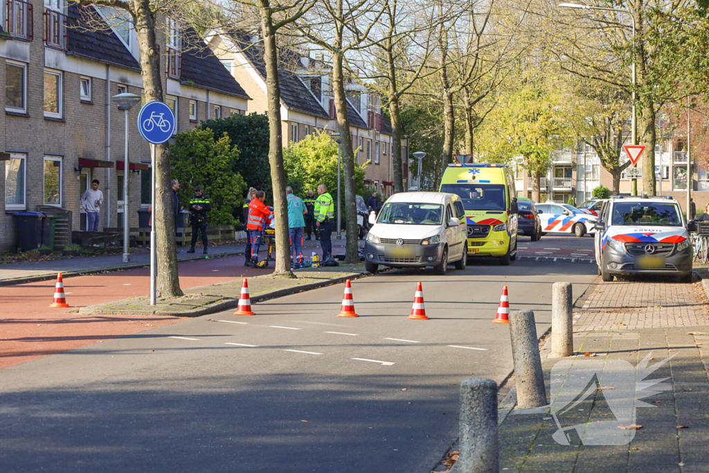 Automobilist en persoon op fatbike met elkaar in botsing