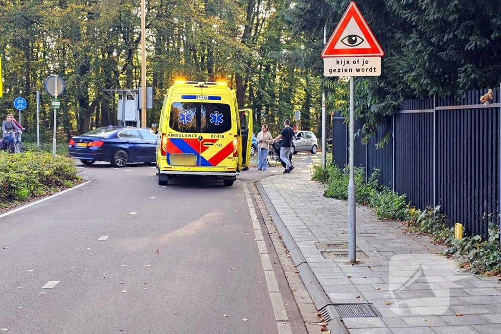 Wederom fietser aangereden op rotonde door automobilist