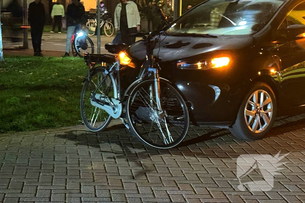 Fietser en automobilist met elkaar in botsing