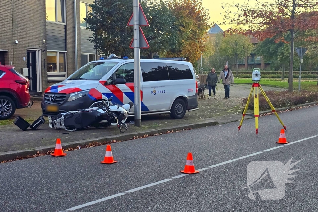 Vluchtende motorrijder komt ten val