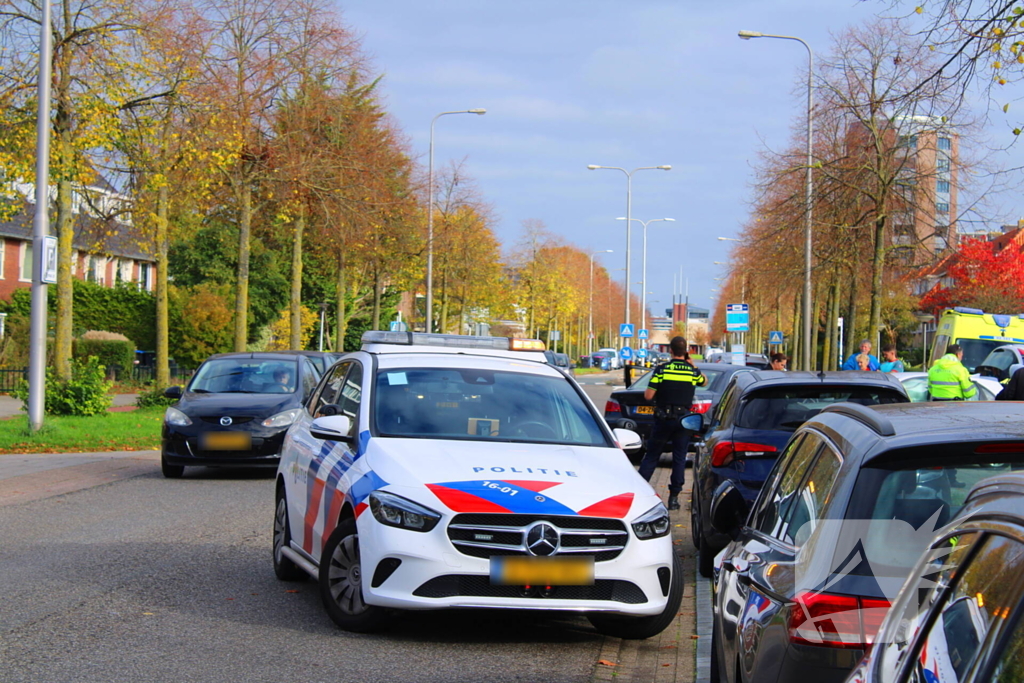 Twee voertuigen botsen op elkaar