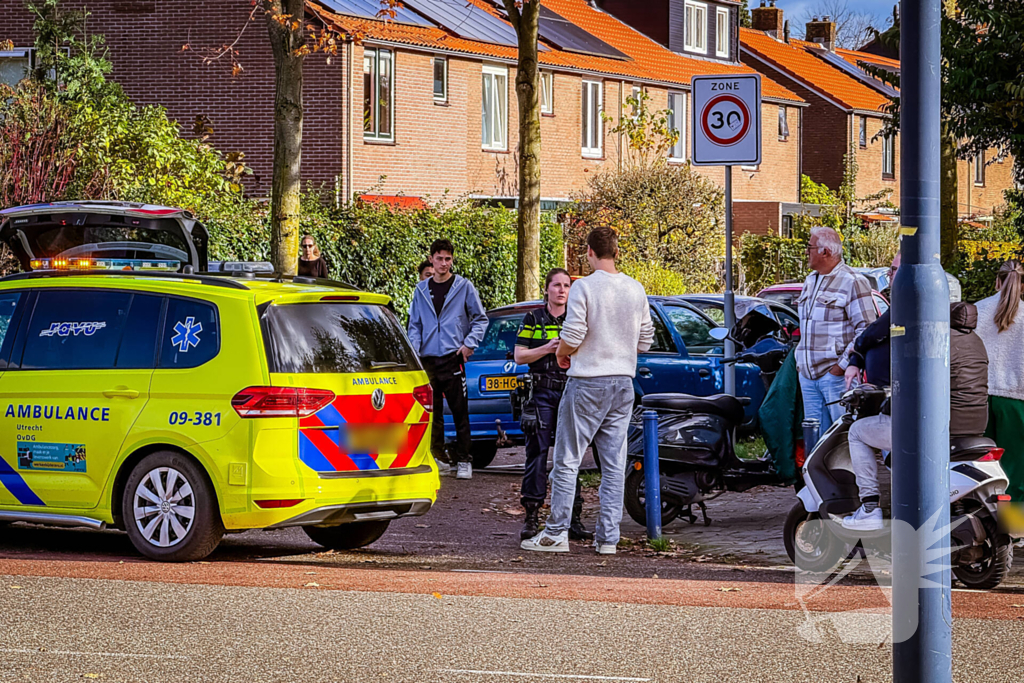 Twee scooterrijders betrokken bij botsing