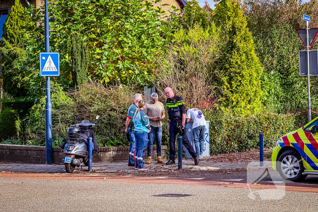 Twee scooterrijders betrokken bij botsing