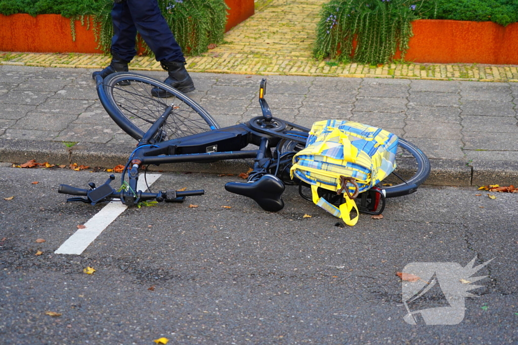 Automobilist verlaat plaats ongeval na aanrijding met fietser