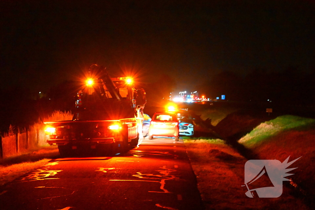 Brommobiel rijdt greppel in