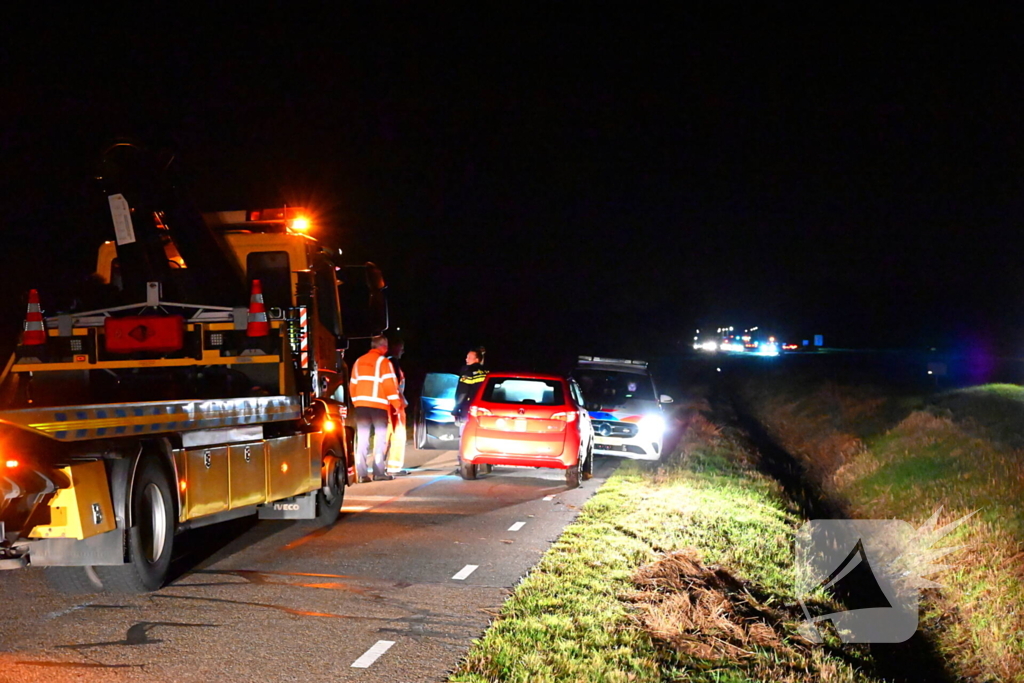 Brommobiel rijdt greppel in