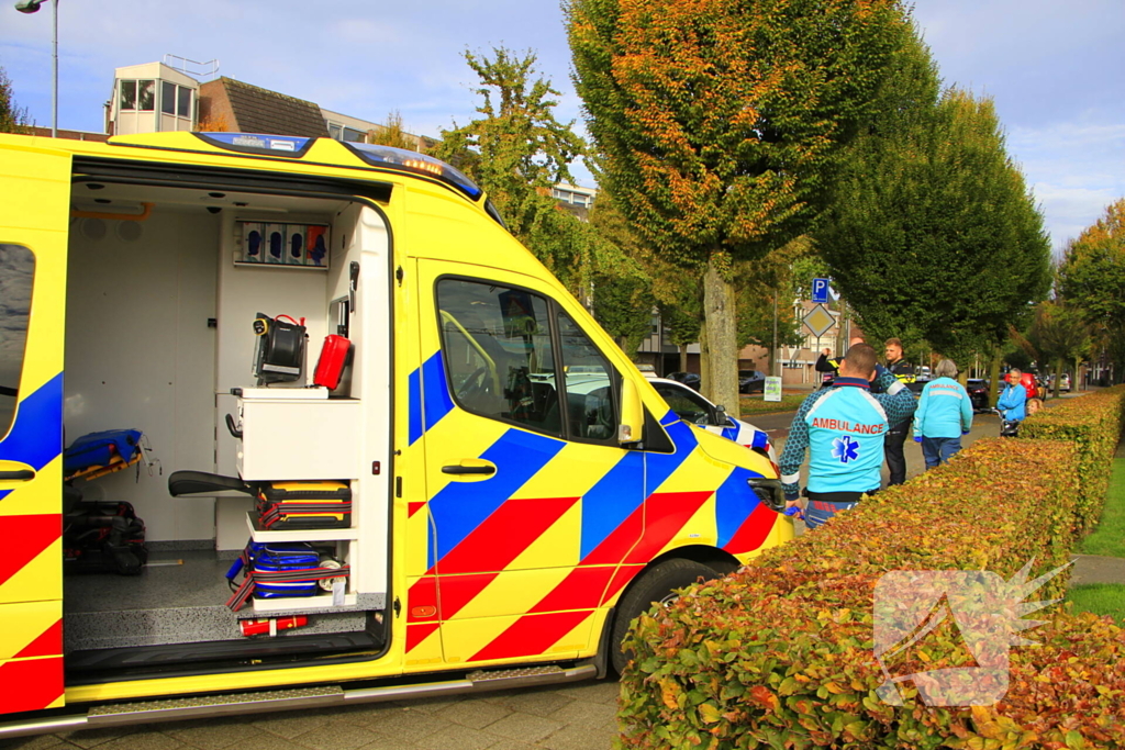 Fietser ten val na botsing met auto