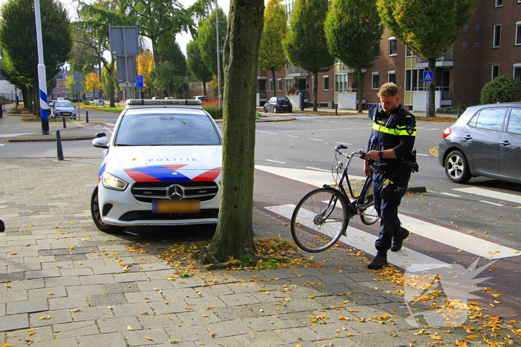 Fietser ten val na botsing met auto