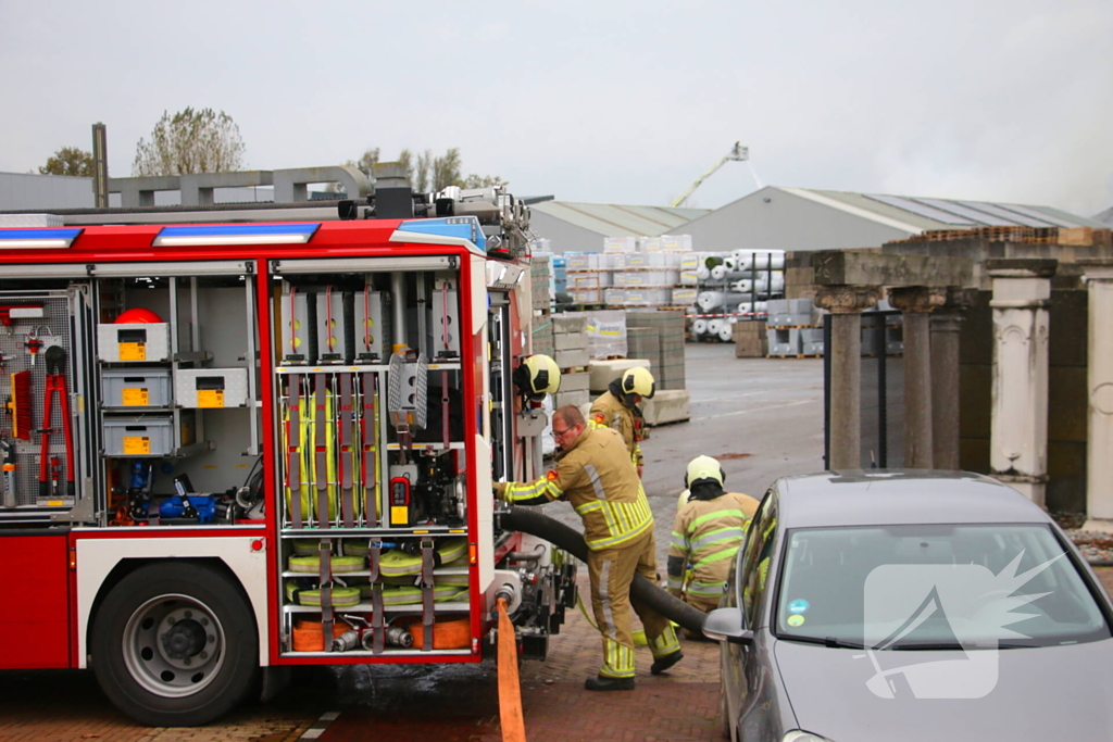 Zeer grote brand bij coatingbedrijf