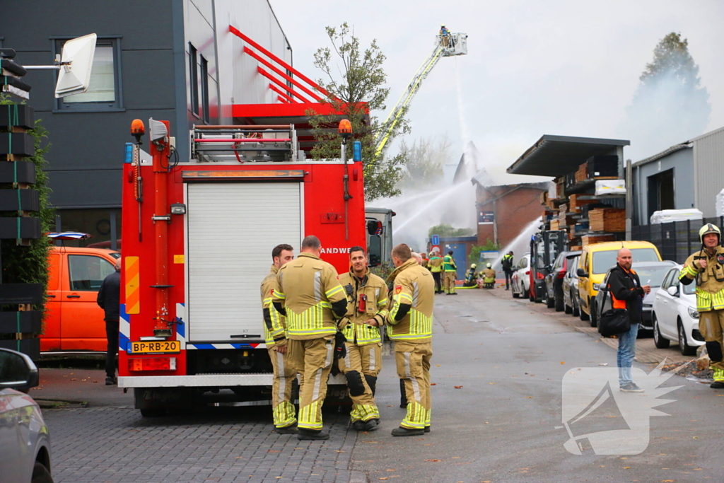 Zeer grote brand bij coatingbedrijf