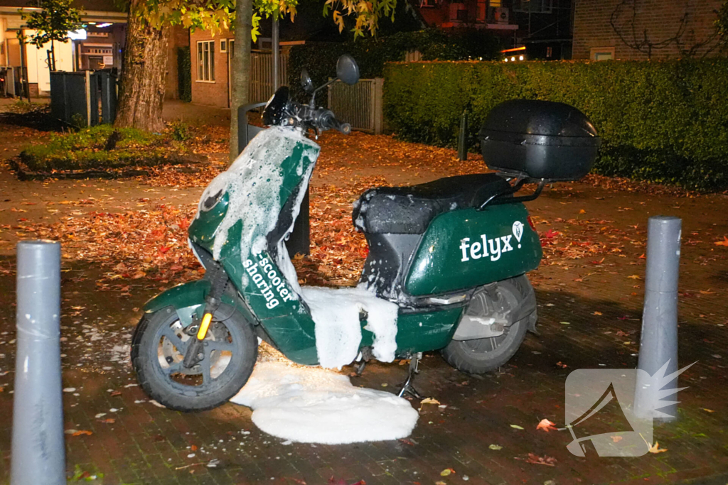 Brandweer blust deelscooter