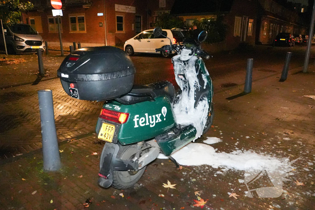 Brandweer blust deelscooter