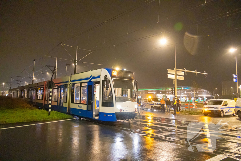 Tram ontspoord na aanrijding met personenauto