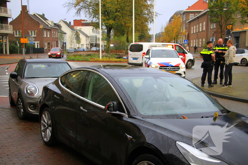 Fietser ten val bij aanrijding met auto