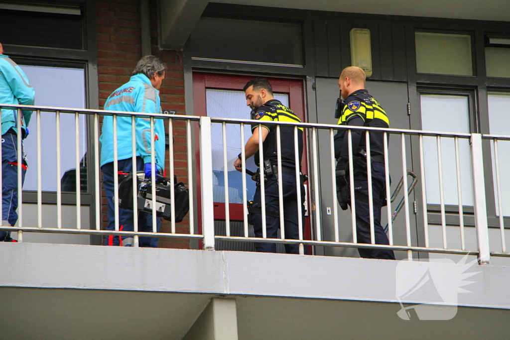 Politie ramt woning open voor ambulancedienst