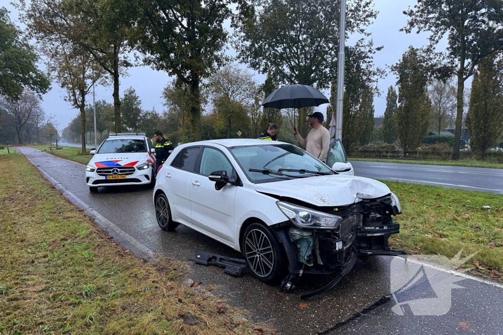 Auto zwaar beschadigd bij eenzijdig ongeval