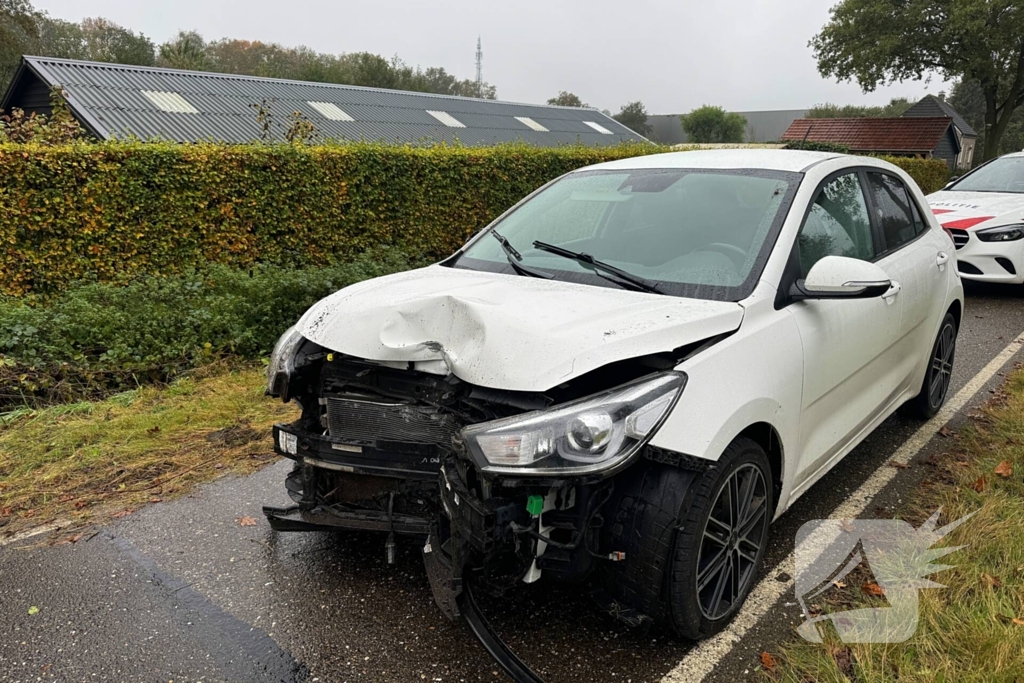 Auto zwaar beschadigd bij eenzijdig ongeval