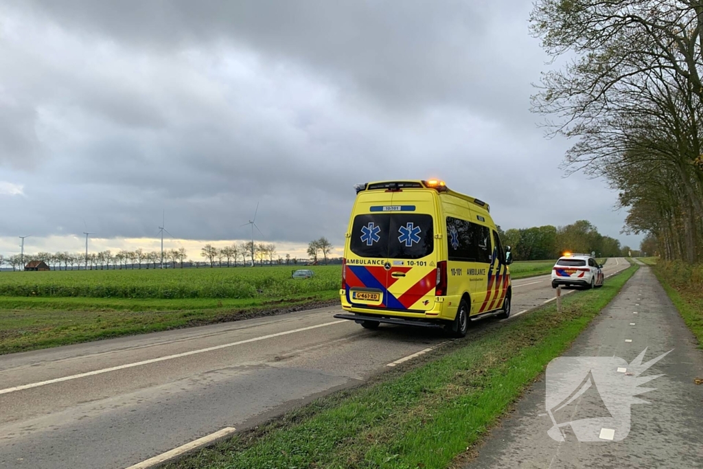 Auto eindigt in weiland na ongeval