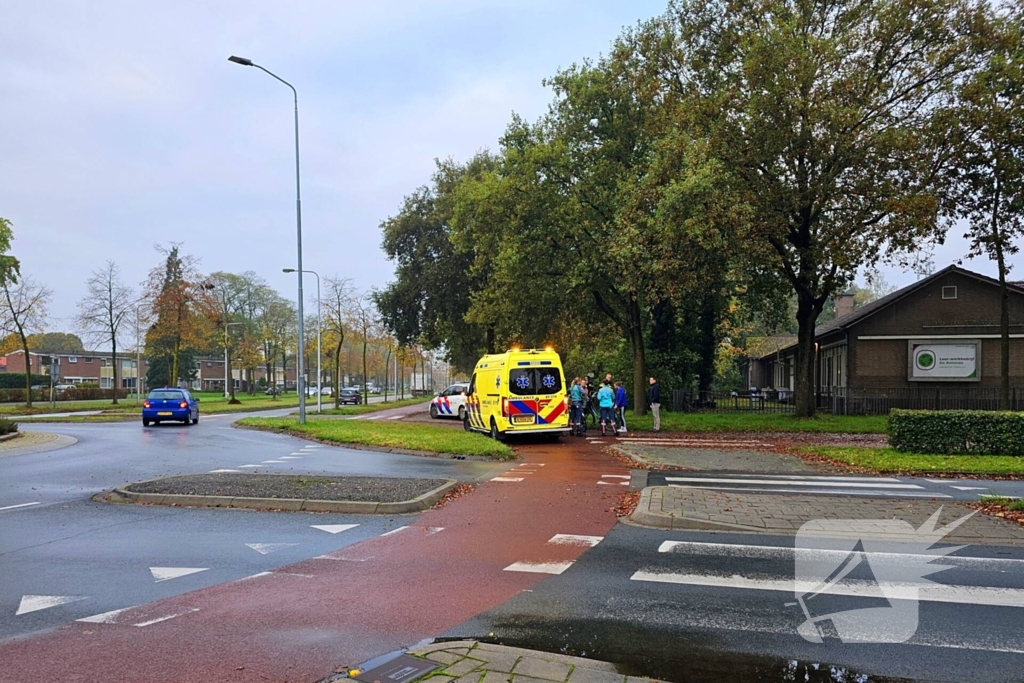 Automobilist en fietser botsen automobilist rijdt door