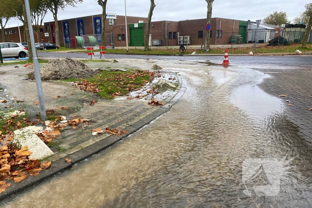 Waterlekkage zorgt voor overlast in de buurt