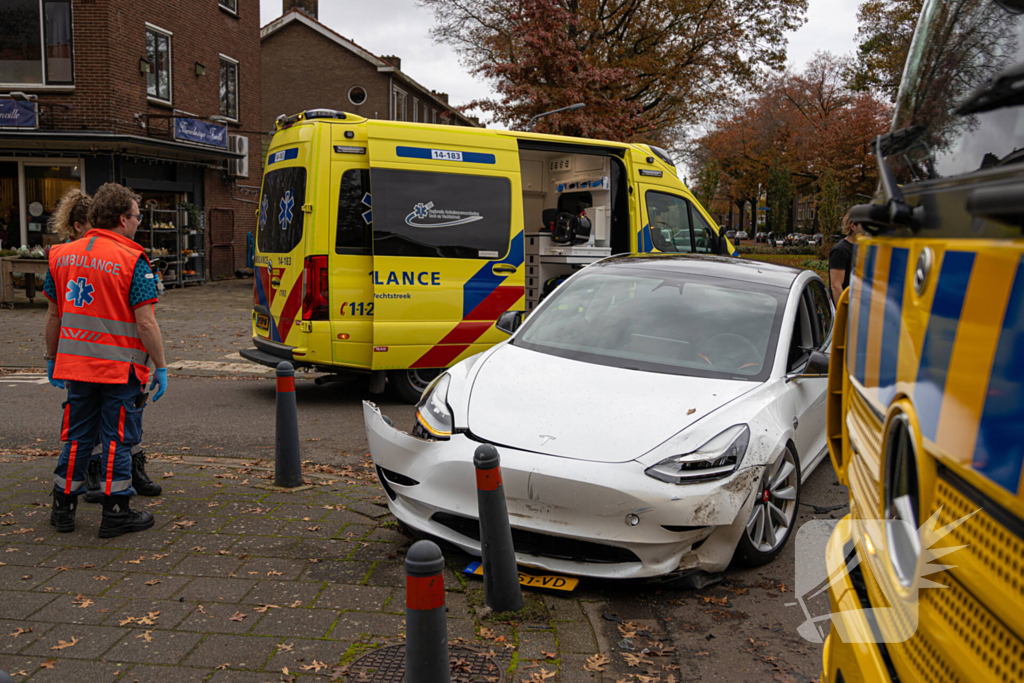 Ongeval op drukke kruising leidt tot discussie over voorrang