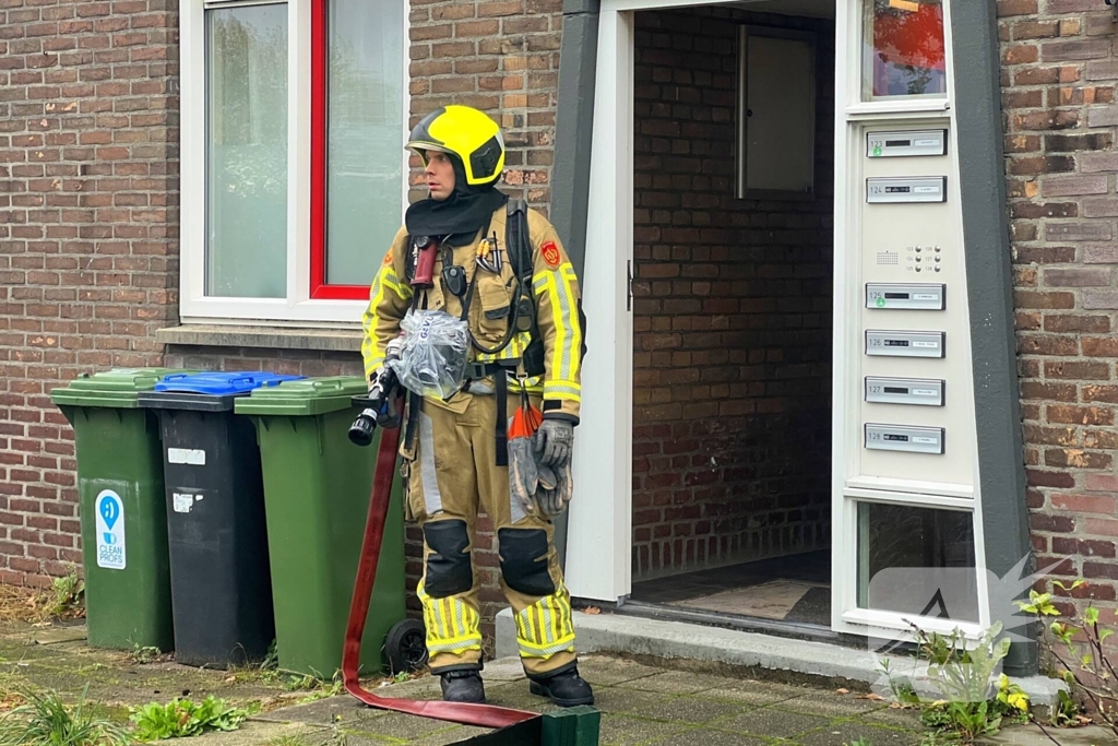 Smeltend plastic zet brandalarm in gang