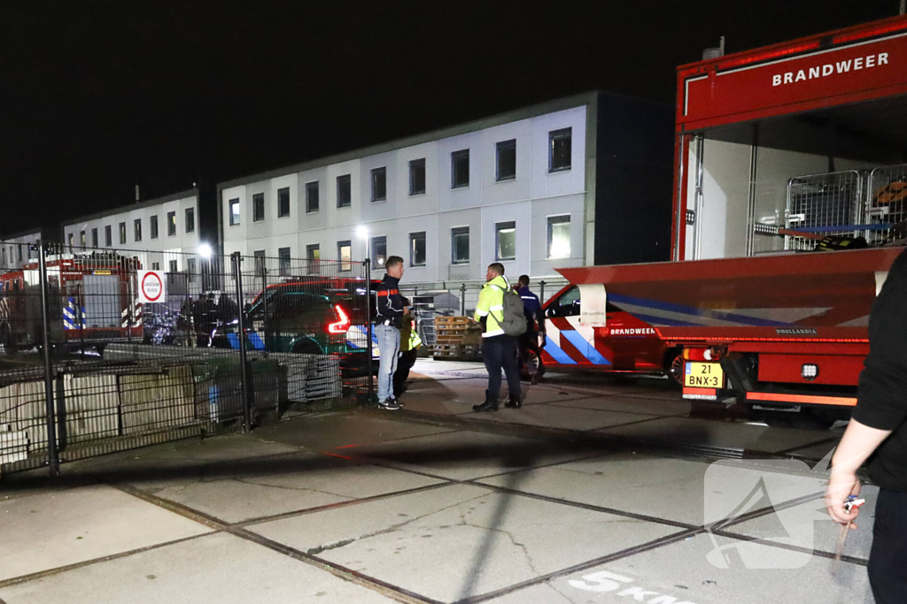 Ruim honderd asielzoekers geëvacueerd wegens brand op boot