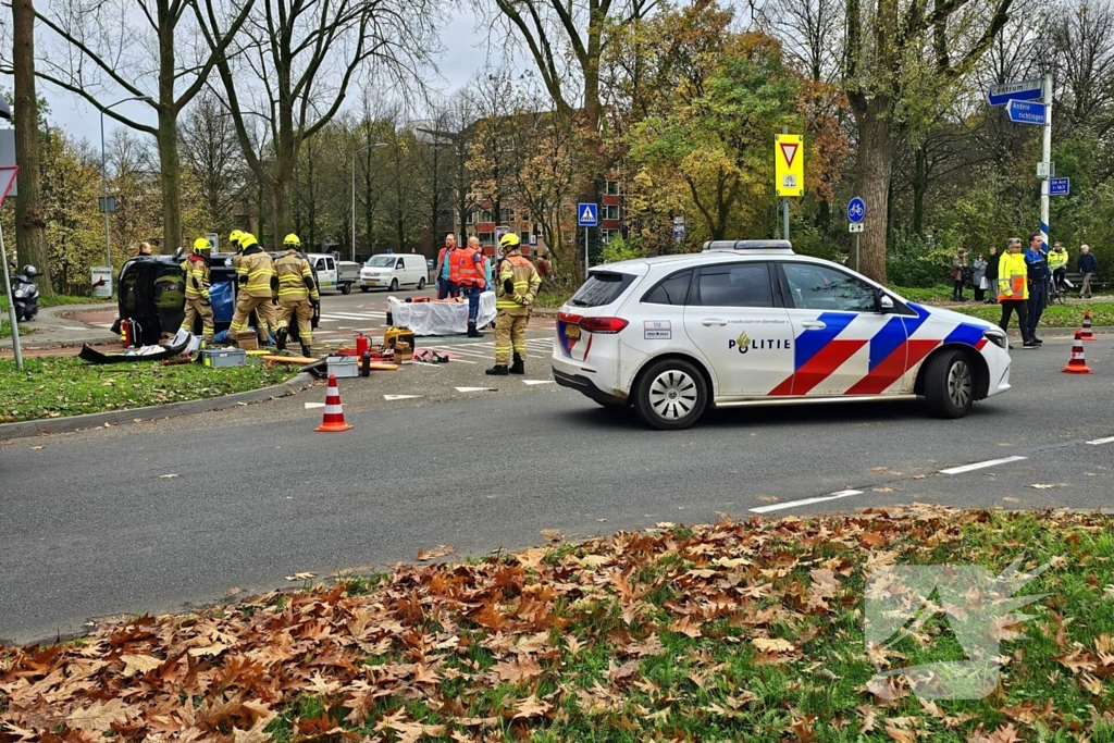 Voertuig gekanteld bij ernstig ongeval