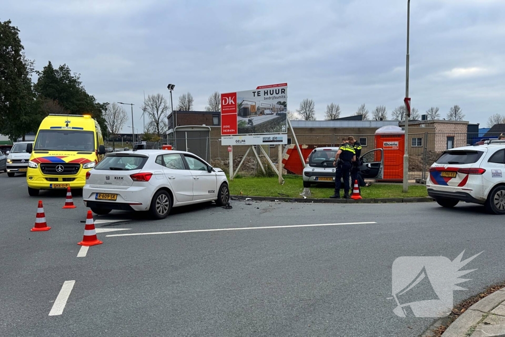 Twee personenwagens betrokken bij verkeersongeval