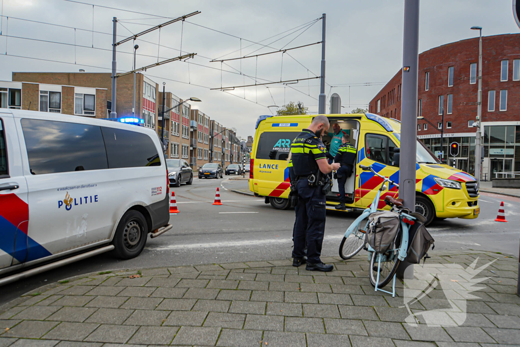 Vrachtwagen neemt bocht te ruim en veroorzaakt aanrijding