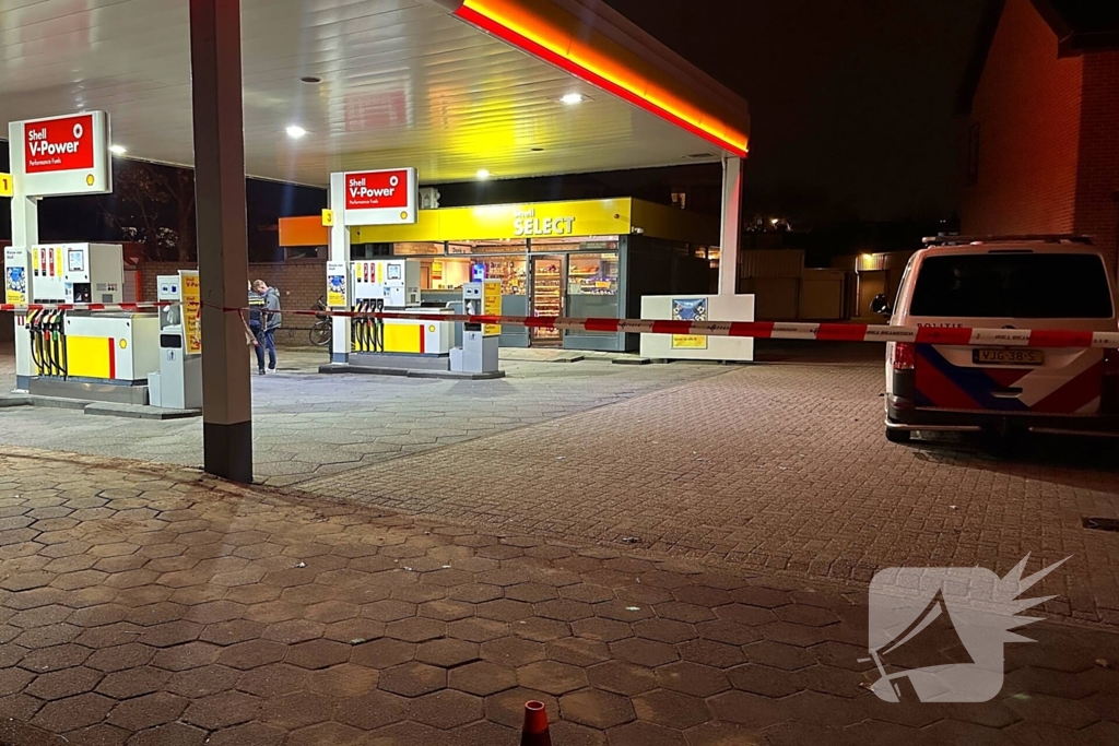 Overval op tankstation, politie vindt bivakmuts