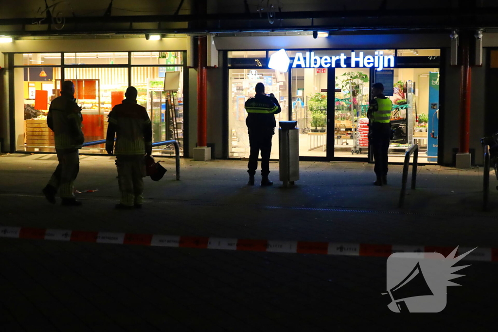 Politie doet onderzoek naar explosie bij filiaal Albert Heijn