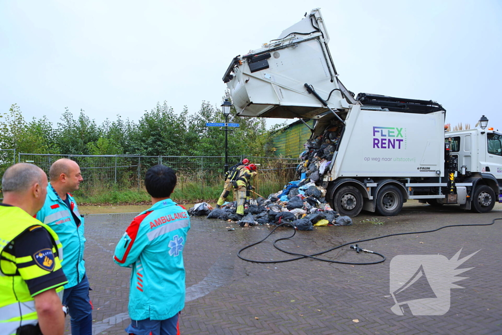 Brand in vuilniswagen snel geblust