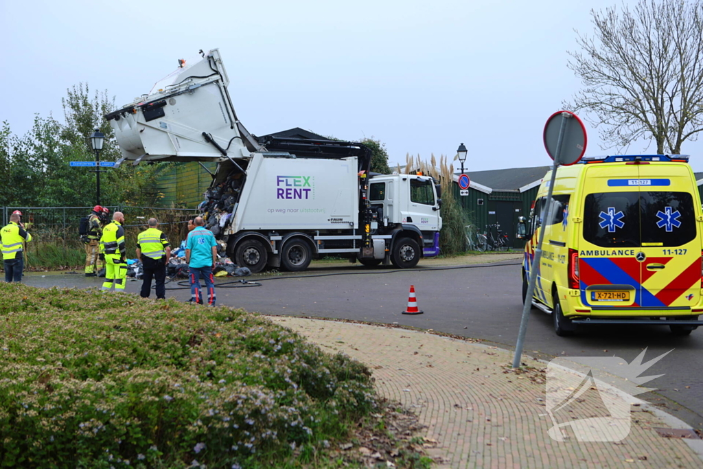 Brand in vuilniswagen snel geblust