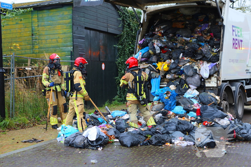 Brand in vuilniswagen snel geblust