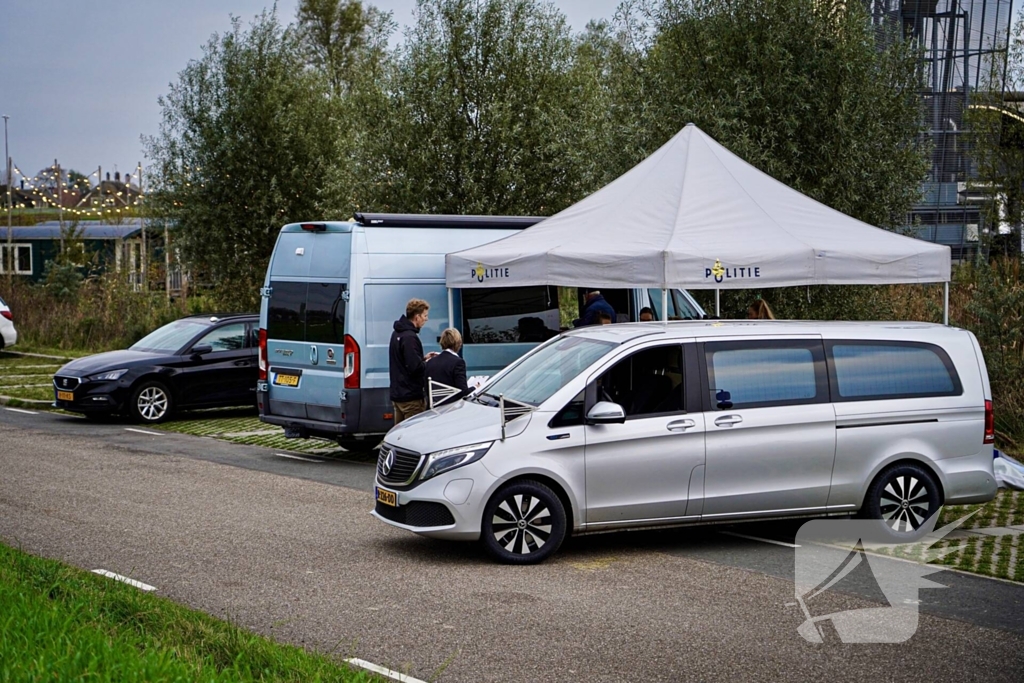 Overleden persoon aangetroffen in geparkeerde camper