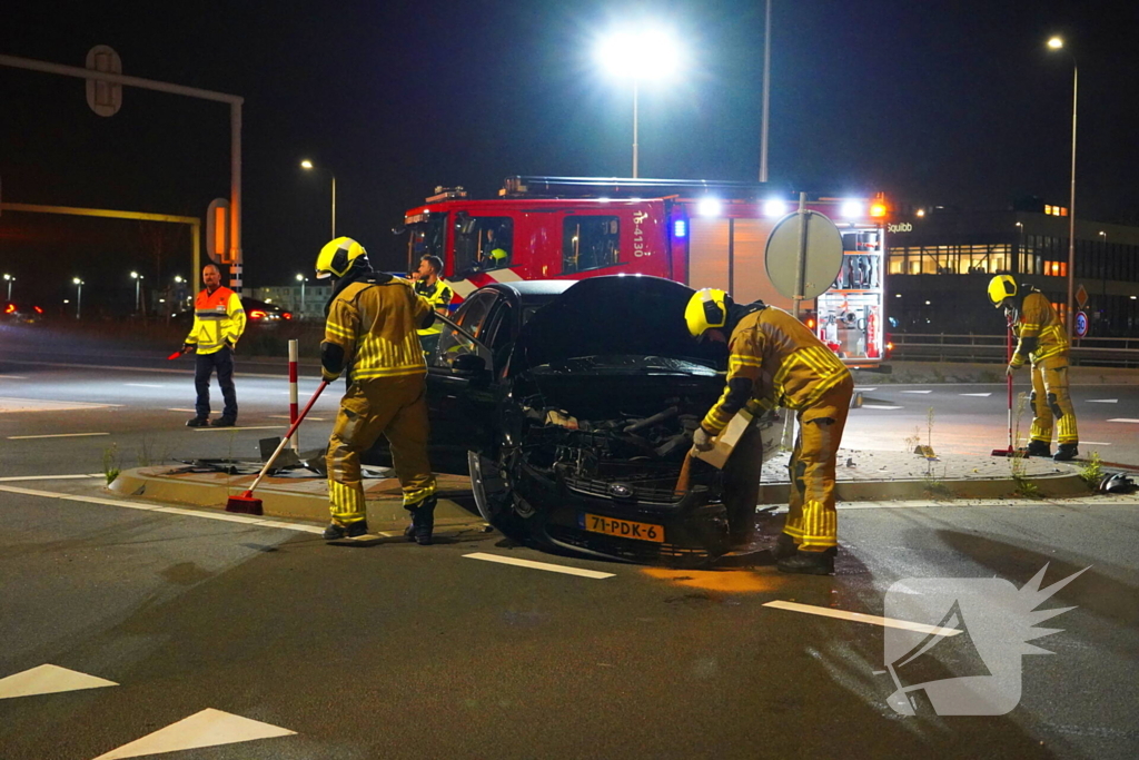 Lesauto betrokken bij frontale aanrijding op kruising