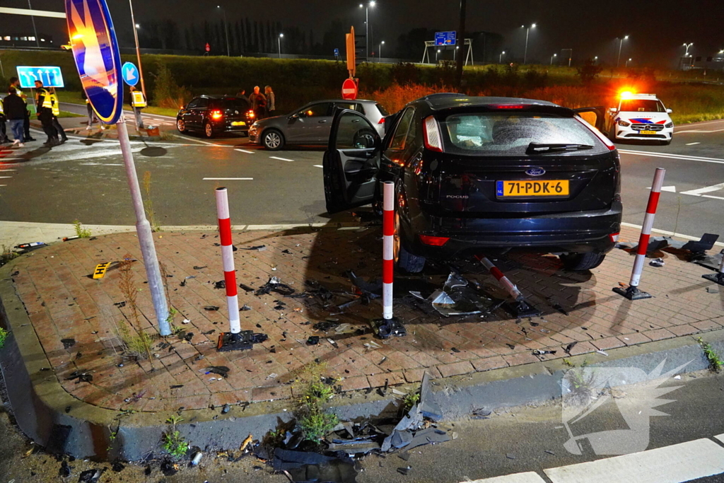 Lesauto betrokken bij frontale aanrijding op kruising