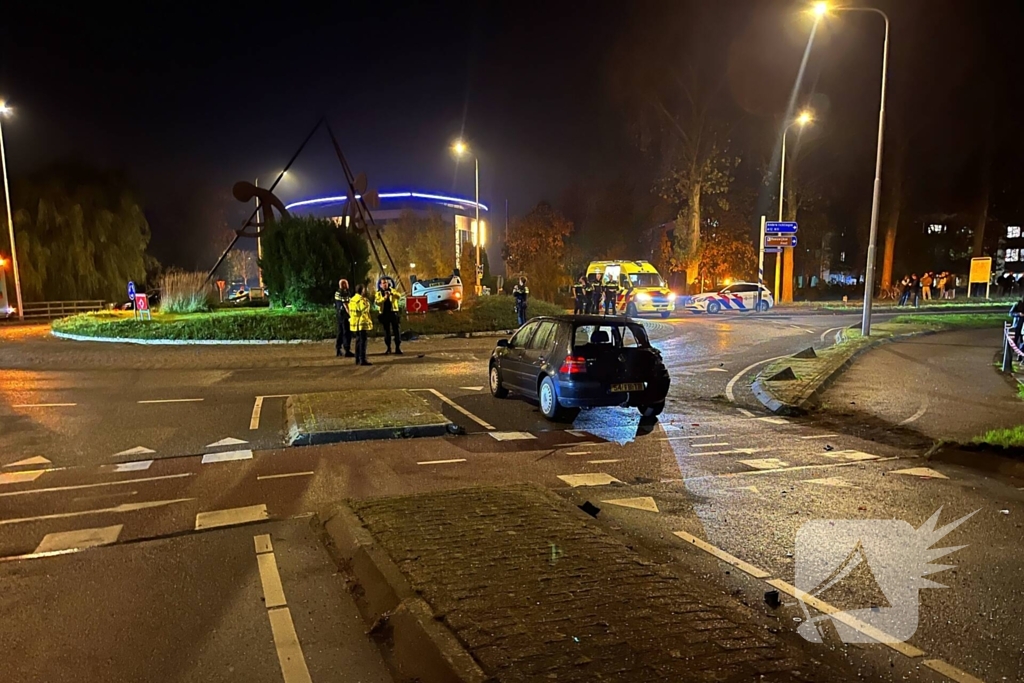 Auto gelanceerd en gecrasht, inzittenden gewond