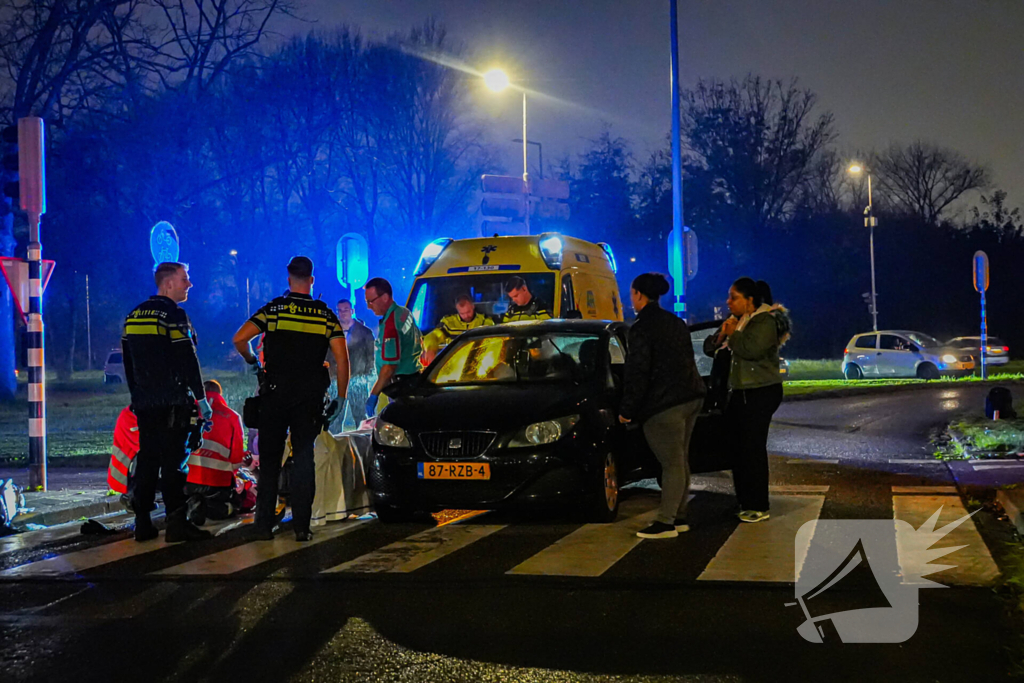 Fietser zonder licht aangereden door personenauto