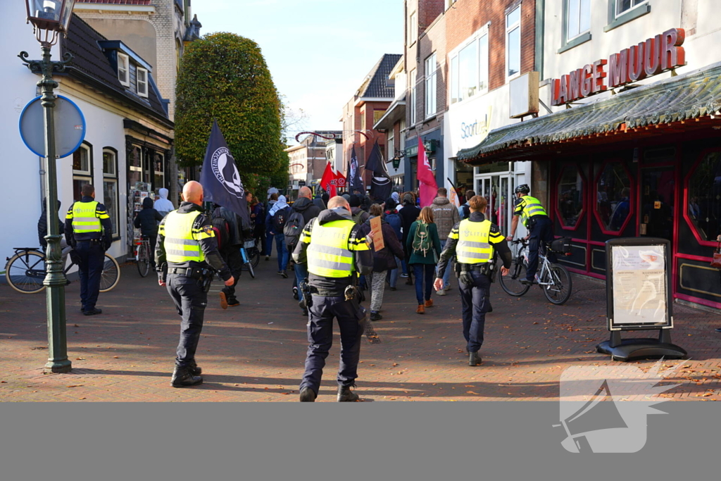 Vlagdiscussie escaleert tot protest