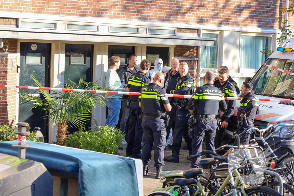 Politie doet onderzoek naar aantreffen overleden persoon