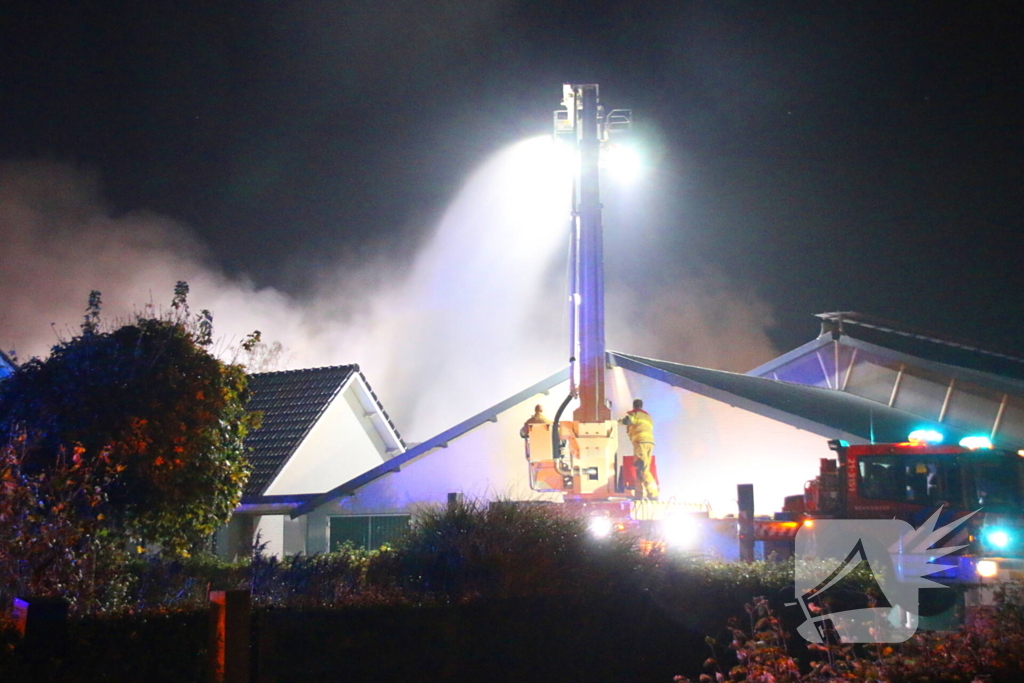 Veel rookontwikkeling bij grote brand op boerderij