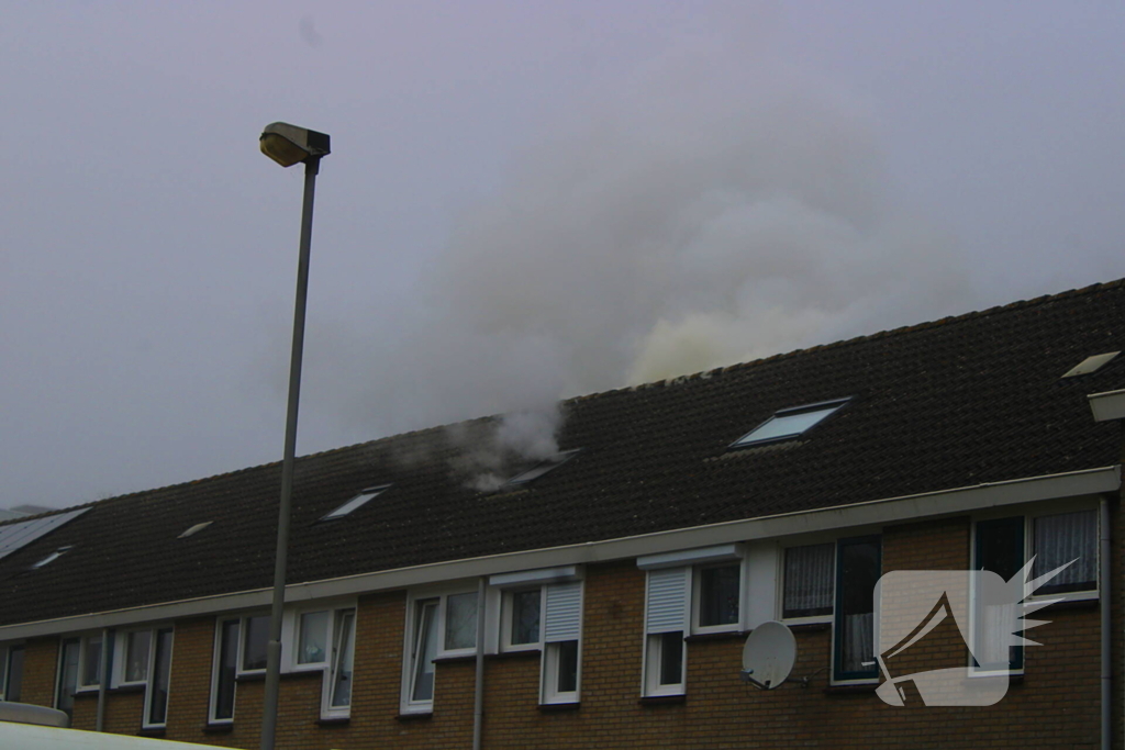 Veel rookontwikkeling bij brand in woning