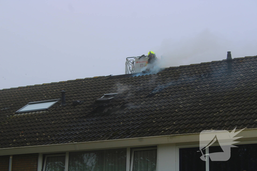 Veel rookontwikkeling bij brand in woning