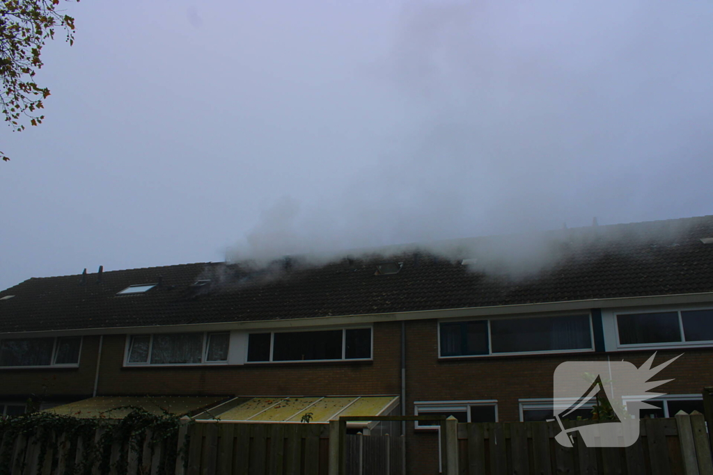 Veel rookontwikkeling bij brand in woning