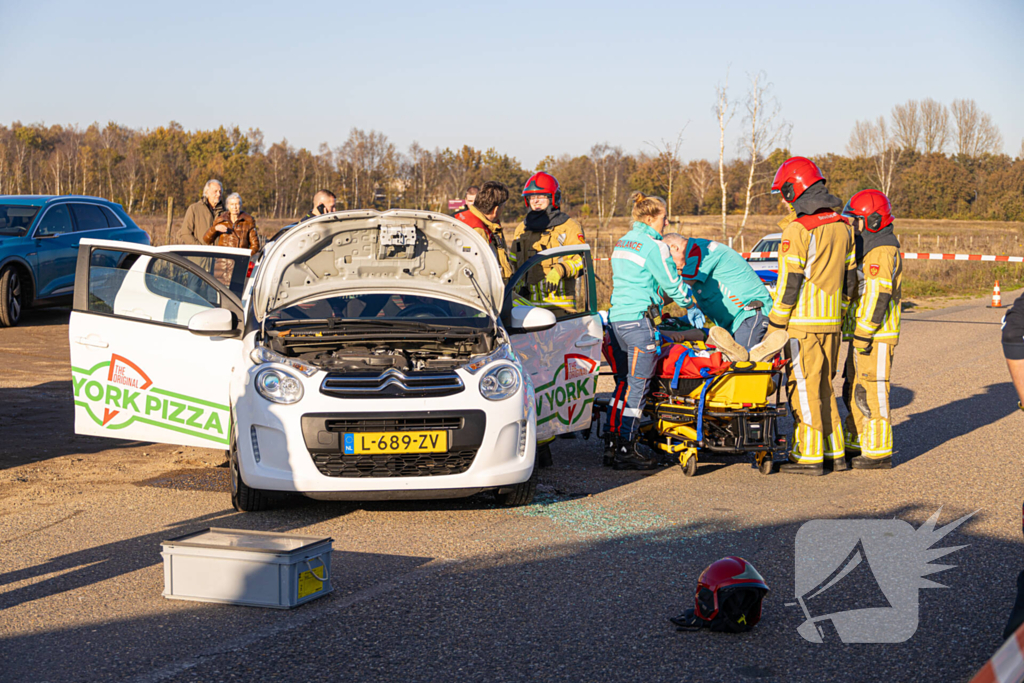 Onderzoek naar oorzaak botsing tussen twee auto's