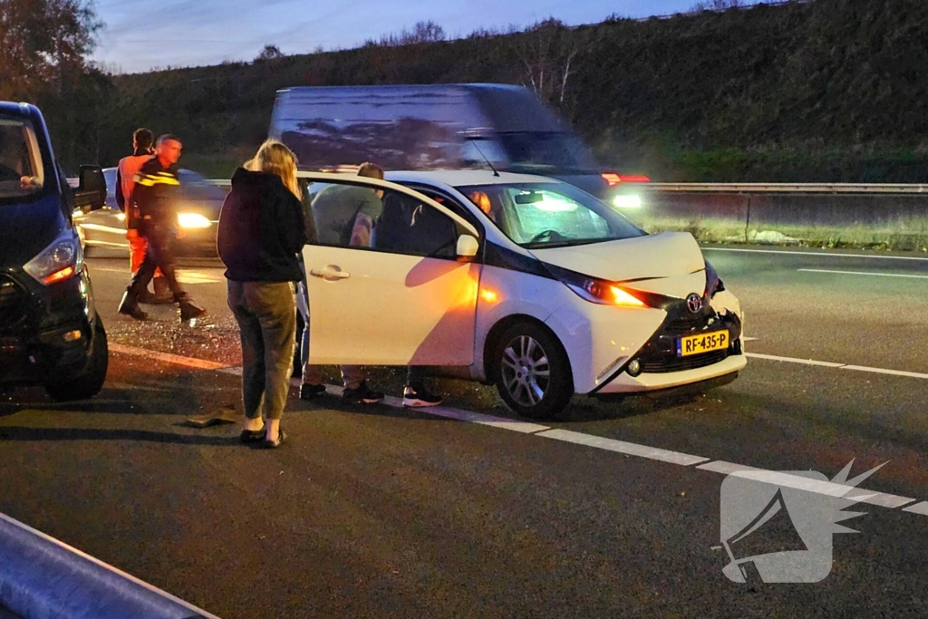 Snelweg deels dicht door verkeersongeval